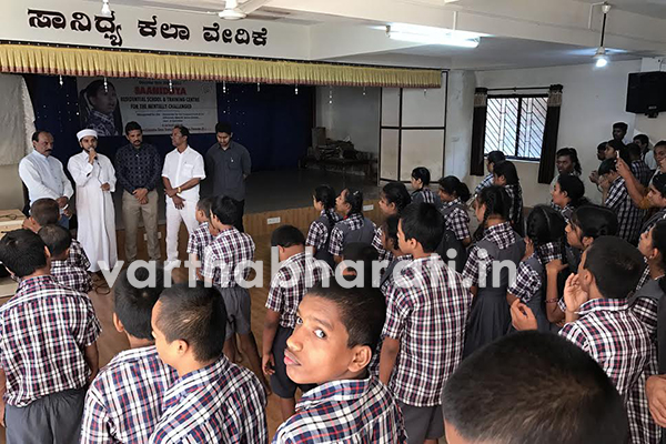 ಪಡೀಲ್: ಸುನ್ನಿ ಜಮಾಅತ್‌ನಿಂದ ಹಣ್ಣುಹಂಪಲು ವಿತರಣೆ